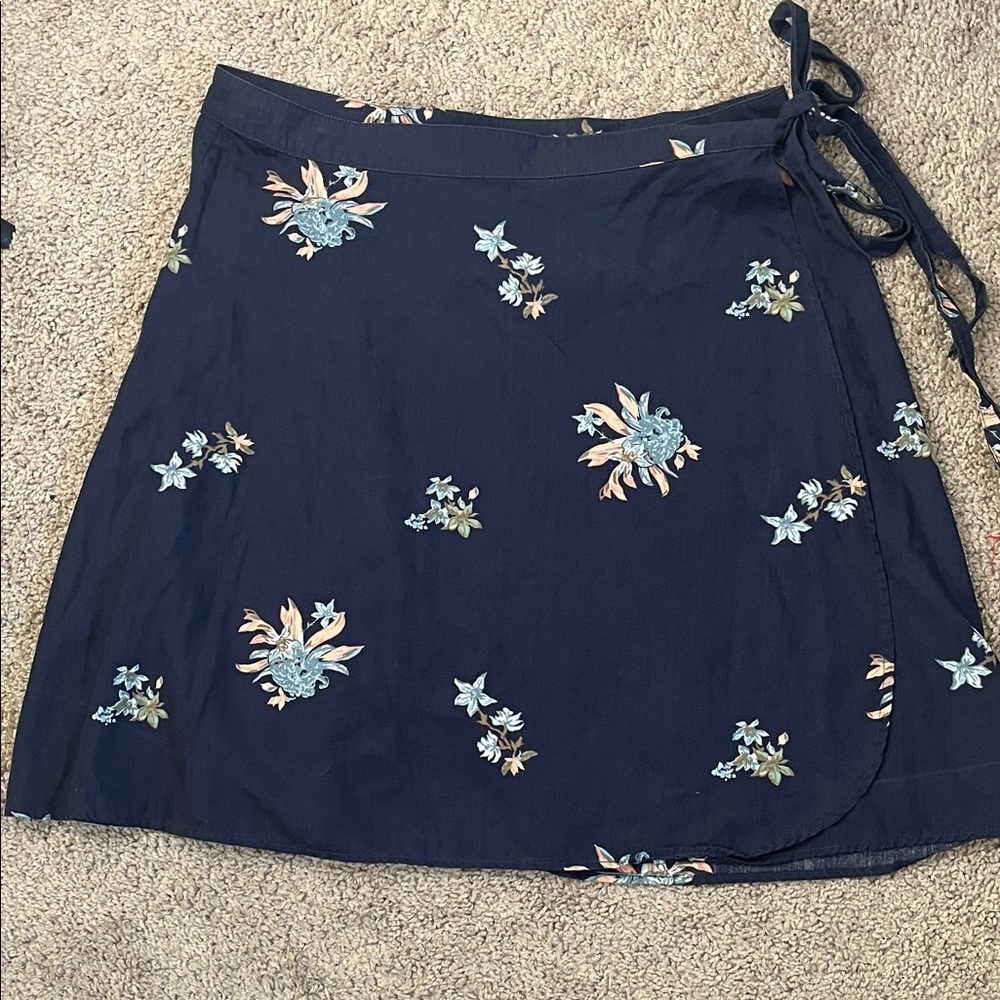 Patagonia June Lake Navy Blue Floral Wrap Skirt Tencel Size Medium